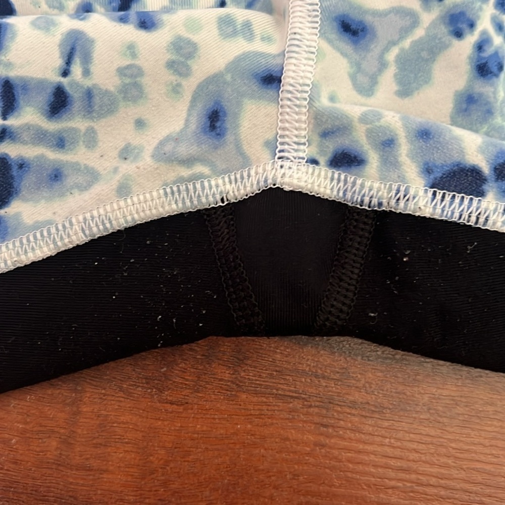 Blue white black VSX workout Capri size Large moderate compression mid rise - Picture 4 of 8